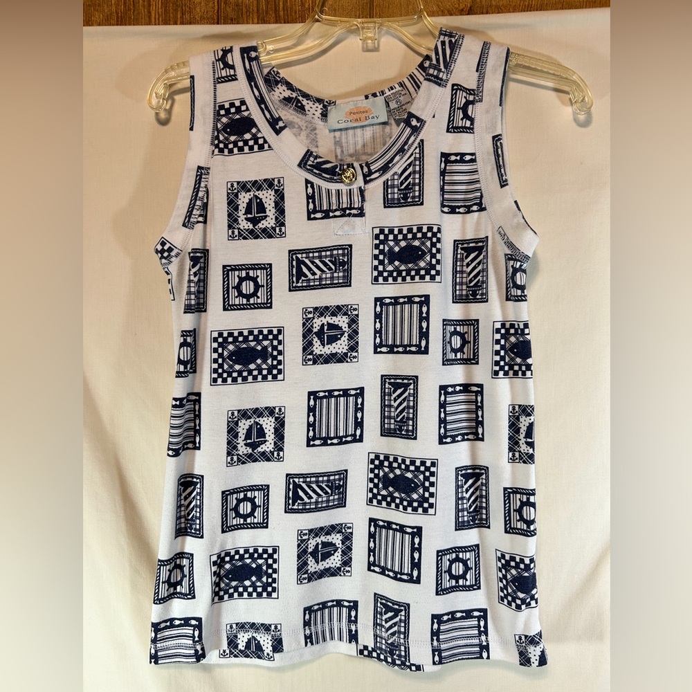 Coastal Bay Petite women’s blue/white pattern sailboat sleeveless top PS